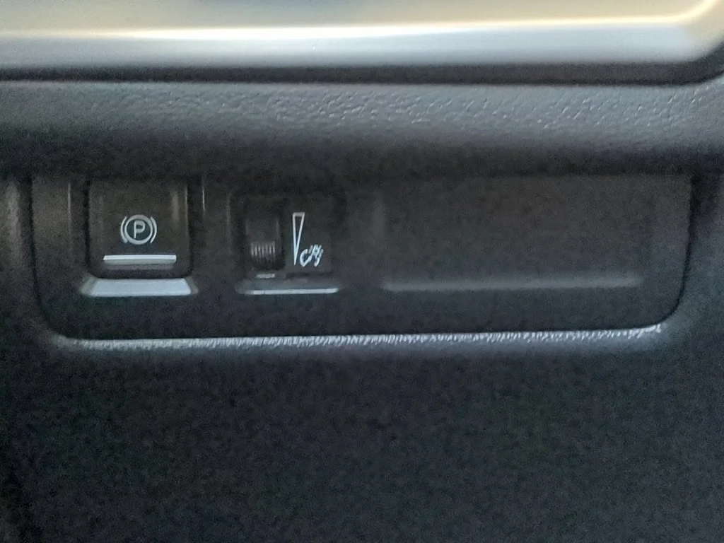 2024 Cadillac XT4 Premium Luxury - Photo 24
