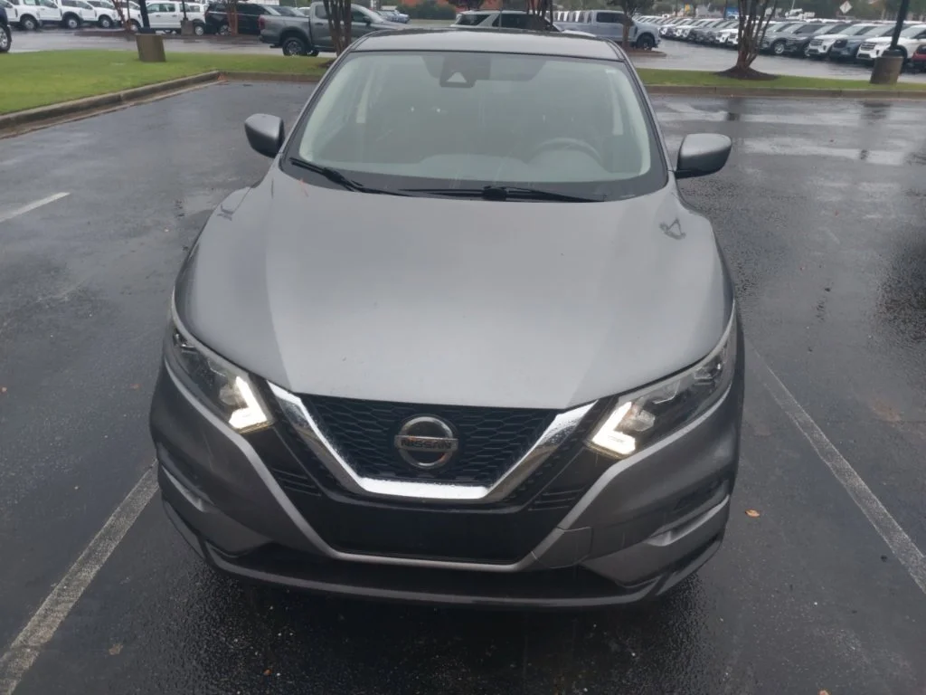 Used 2020 Gray Nissan S image 2