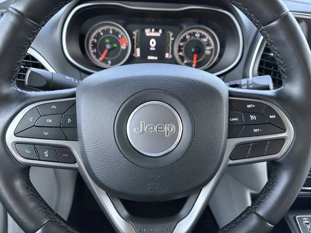 Used 2021 Beige Jeep Latitude Plus image 31