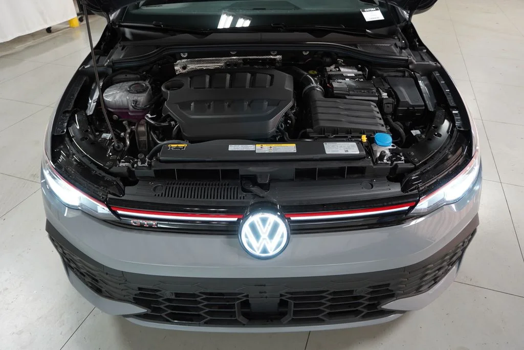 New 2026 Moonstone Gray Volkswagen SE image 32