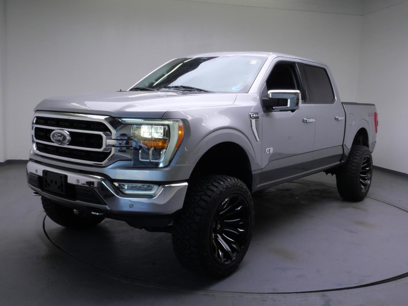 Used 2021  Ford XLT image 1