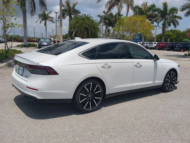 New 2026 Platinum White Pearl Honda Touring image 3