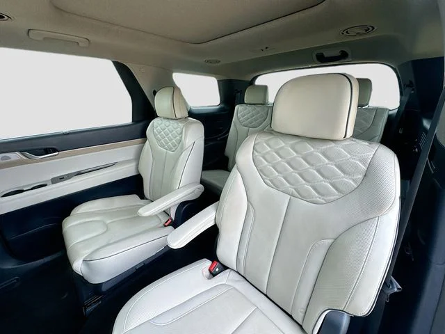 Used 2021 White Hyundai Limited image 28