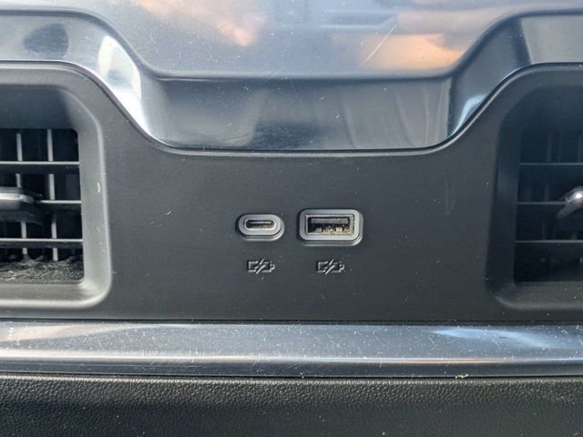 Used 2022 White GMC Elevation image 14