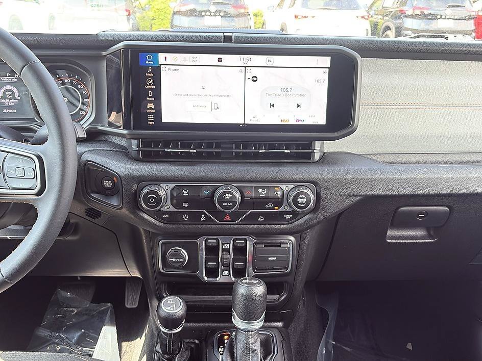 Used 2024 Earl Clearcoat Jeep Sport S image 40