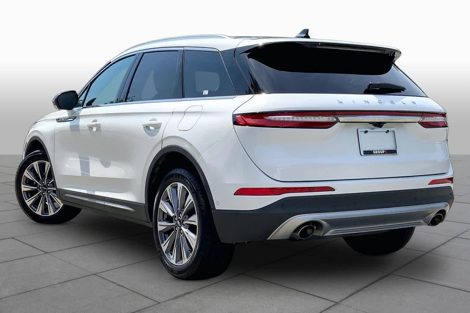 Used 2022 Pristine White Metallic Tri-Coat Lincoln Reserve image 12