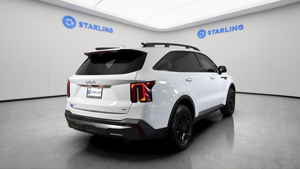 Used 2024 White Kia X-Pro SX Prestige image 9