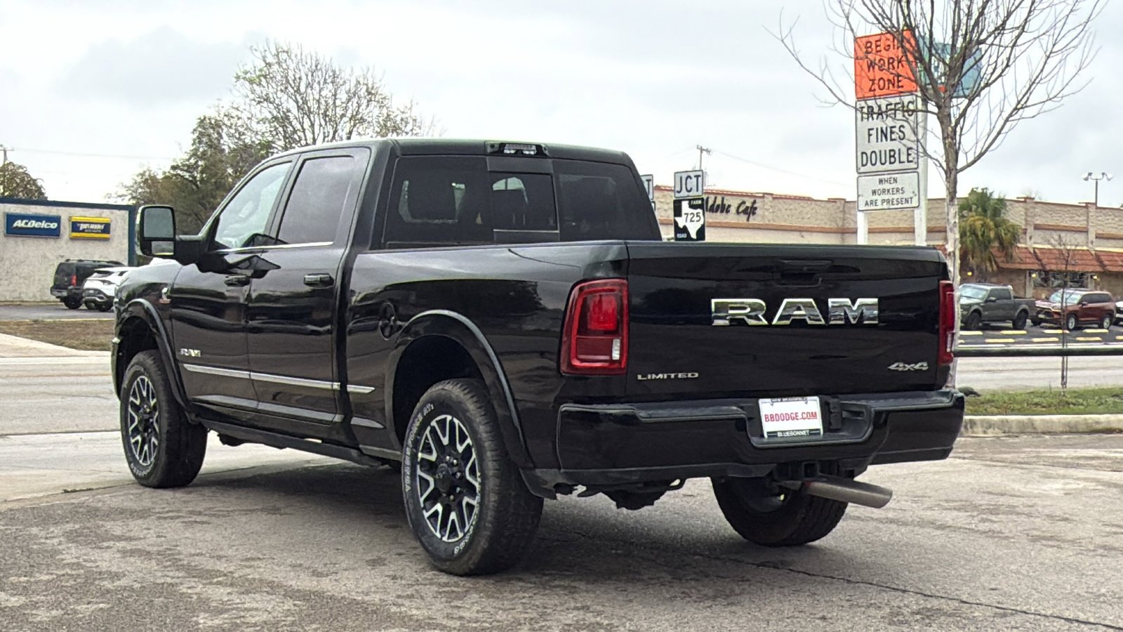 New 2025 Diamond Black Crystal Pearl-Coat Exterior Paint RAM Limited image 6