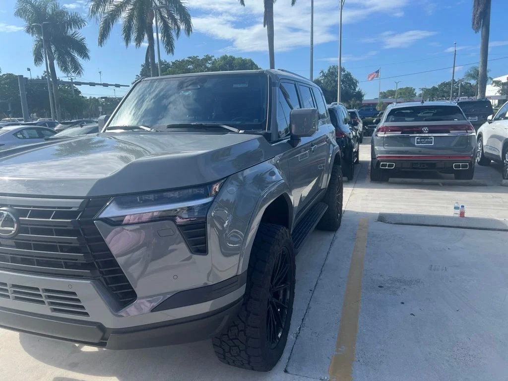 Used 2025 Incognito Lexus 550 Premium image 1