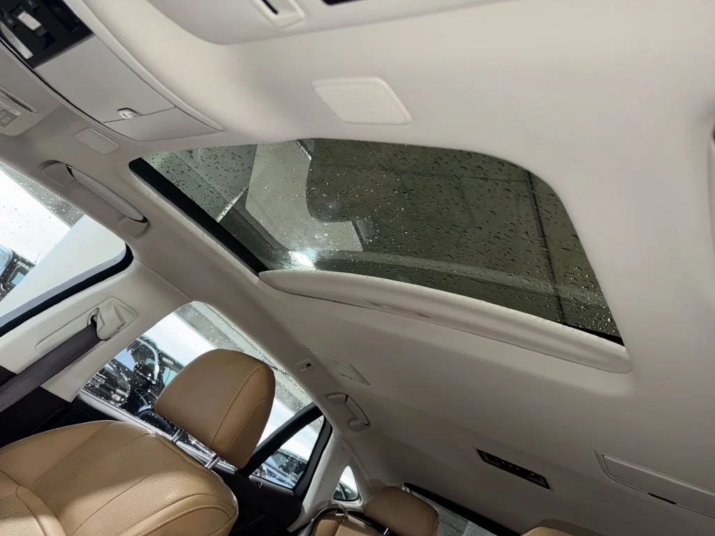 Used 2019 White Lexus 500 Base image 32