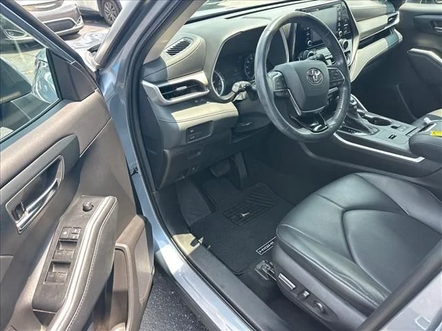 2021 Toyota Highlander XLE - Photo 15