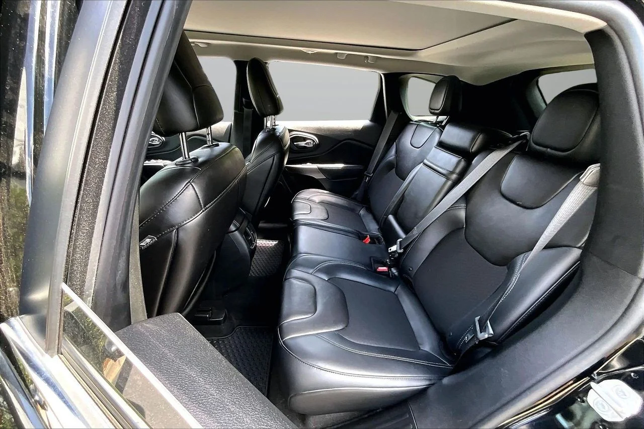 Certified Used 2019 Black Jeep Latitude Plus image 21