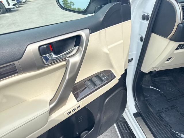 Used 2021 White Lexus 460 image 11