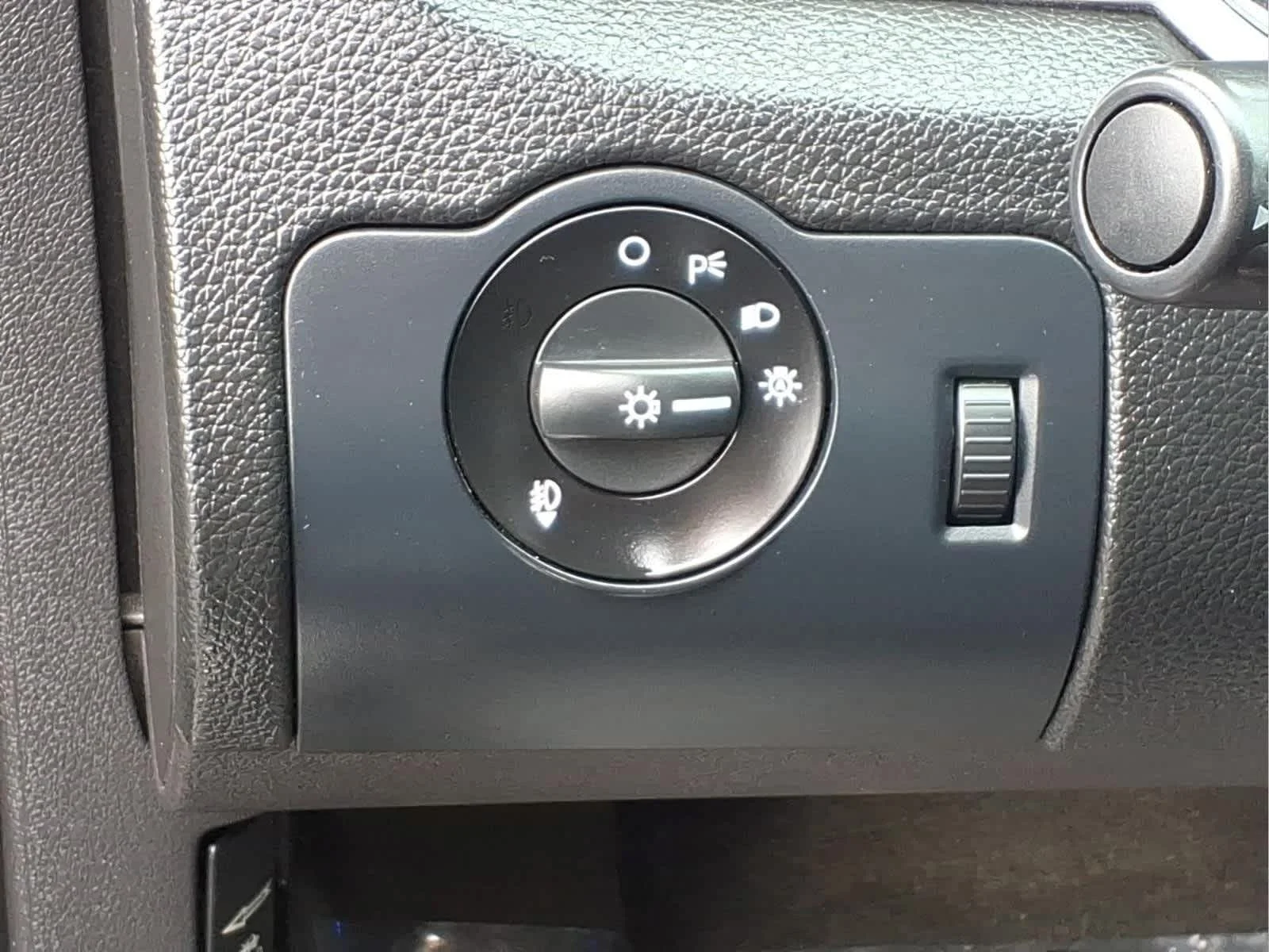 Used 2014 Black Ford GT Premium image 13