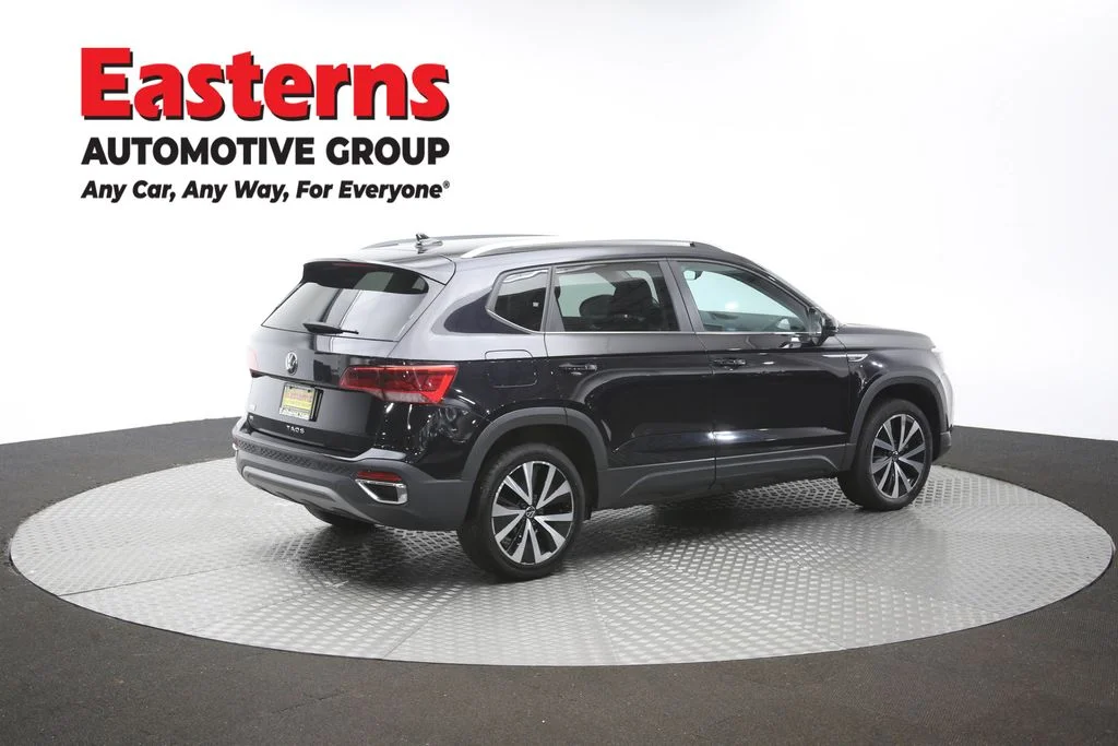 Used 2024 Black Volkswagen 1.5T SE image 39