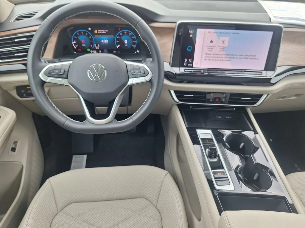 New 2026 Black Volkswagen 2.0T SE w/Technology image 21