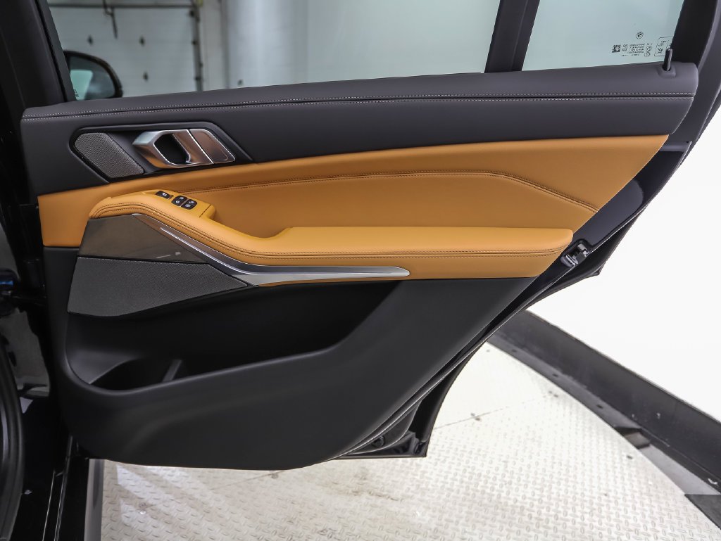 New 2027 Carbon Black Metallic BMW xDrive40i image 29