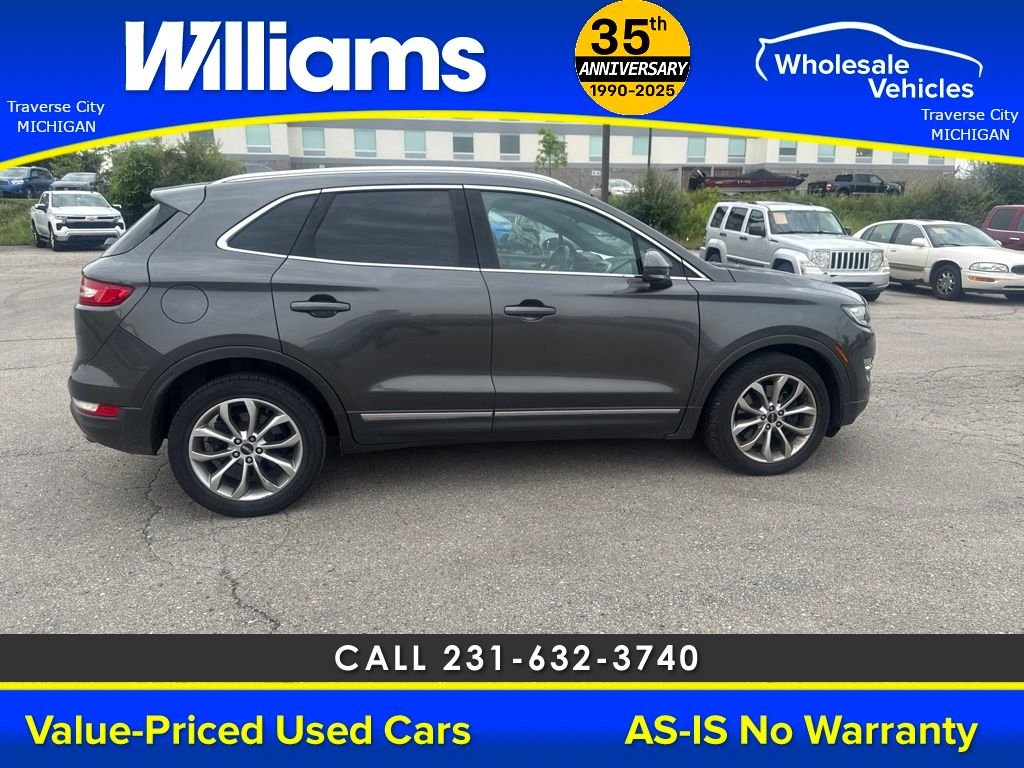 Used 2019  Lincoln Select image 14