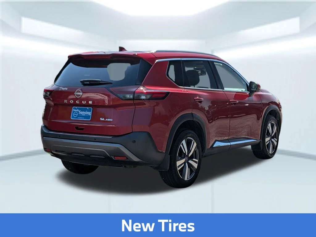 Used 2023 Red Nissan SL image 7