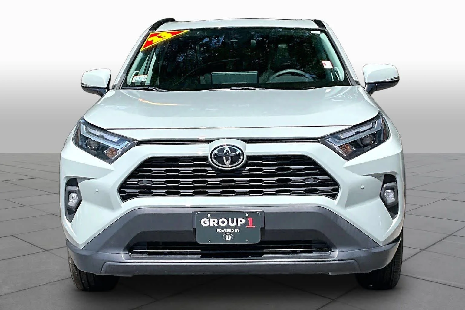 Used 2023 Lunar Rock Toyota XLE Premium image 4