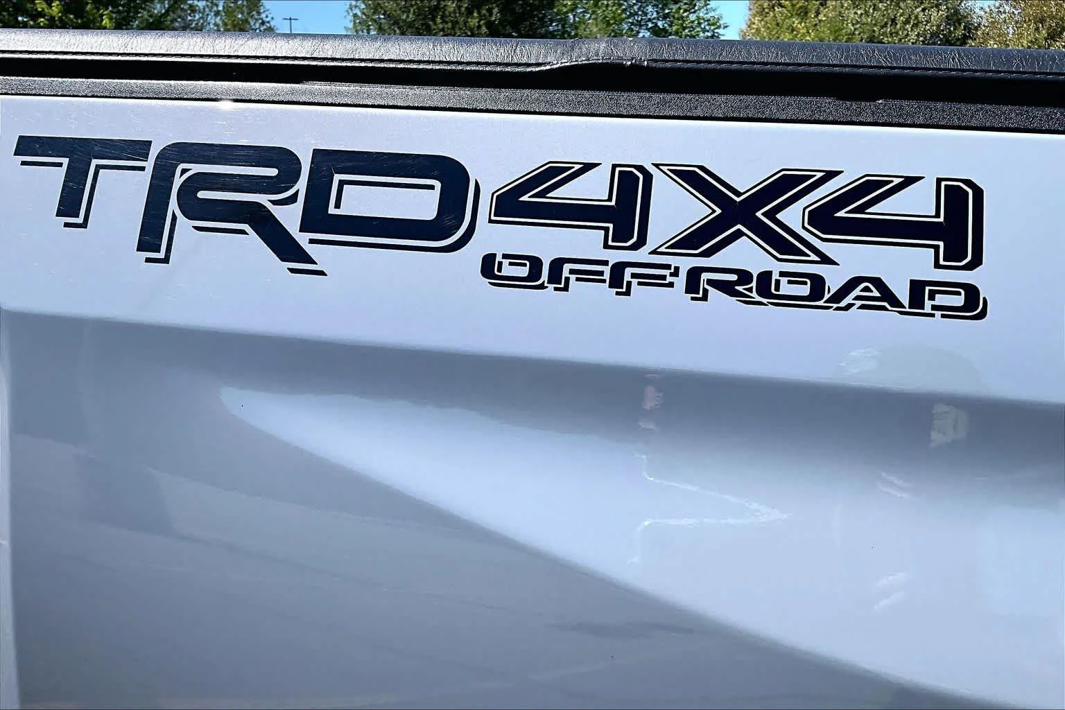 Used 2018 Cement Toyota SR5 image 11
