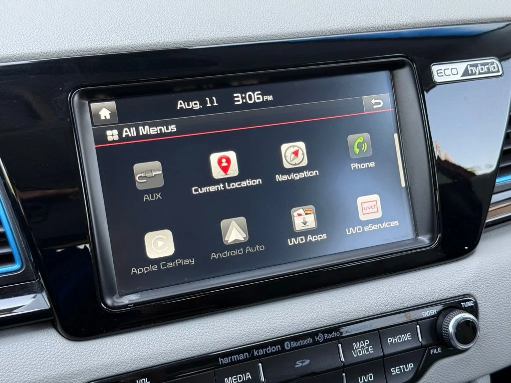 Used 2018 Red Kia Touring image 21