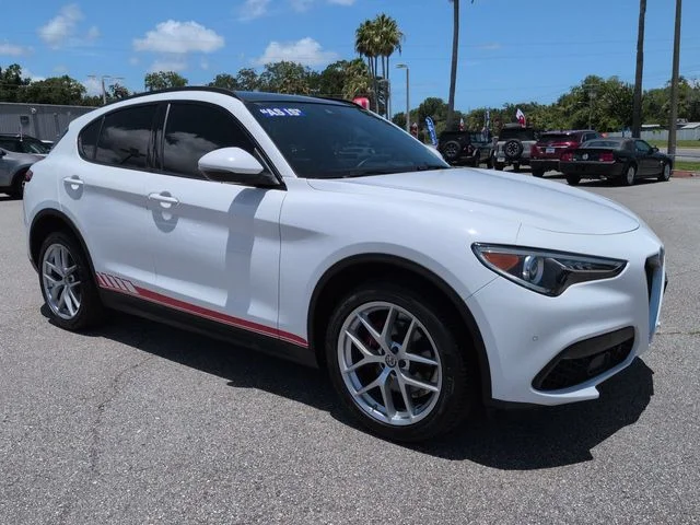 Used 2019 White Alfa Romeo Ti Sport image 2