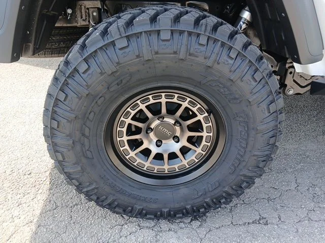 New 2026 Bright White Clear-Coat Exterior Paint Jeep Sport image 53