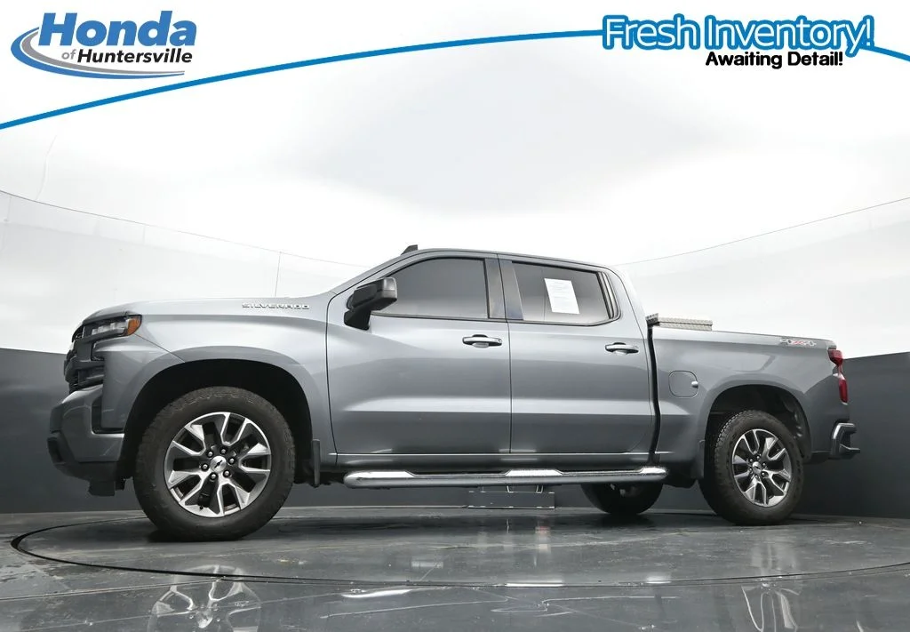 Used 2020 Steel Metallic Chevrolet RST image 29