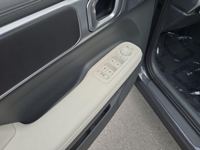 New 2027 Gray Hyundai SEL AWD image 11