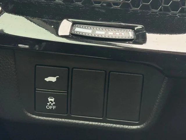 Certified Used 2025  Honda EX-L image 13