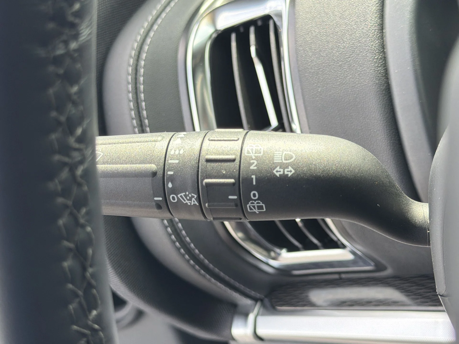 New 2026 Glacier Gray Metallic Tri-Coat Ford Platinum® image 13