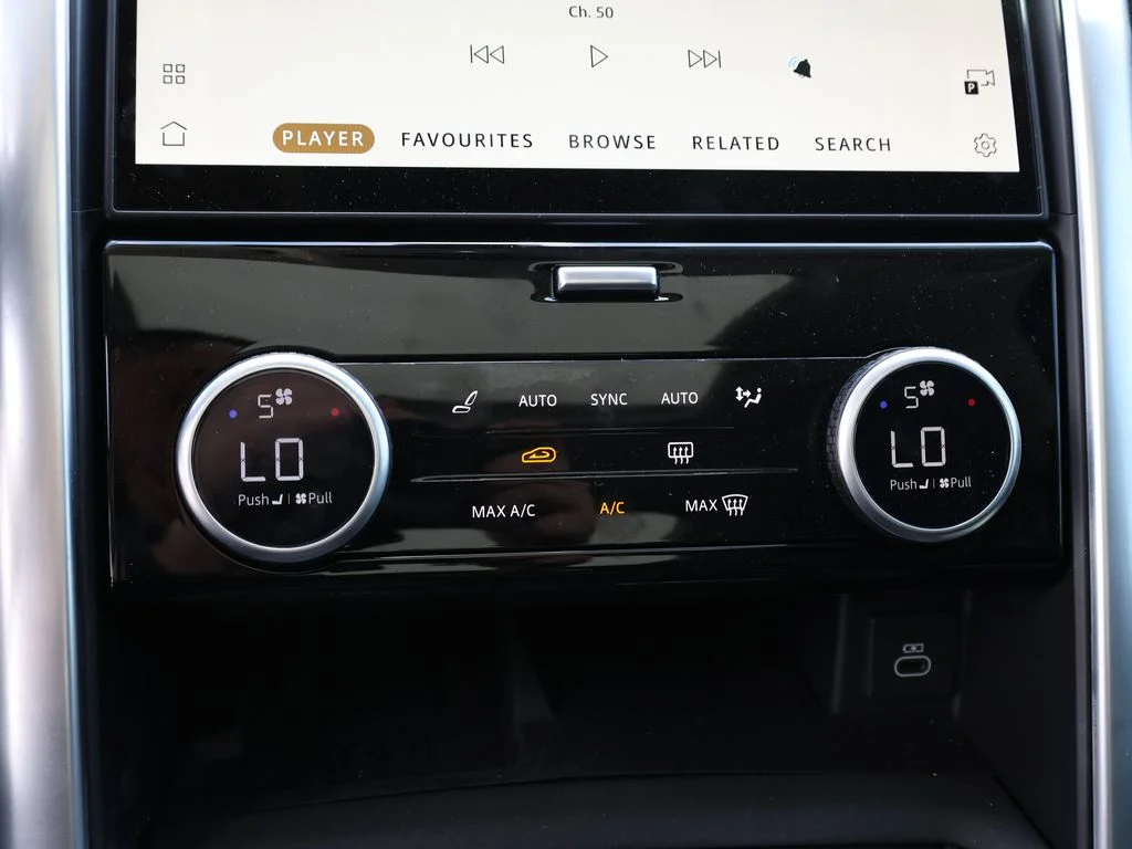 Used 2024 White Land Rover S image 31
