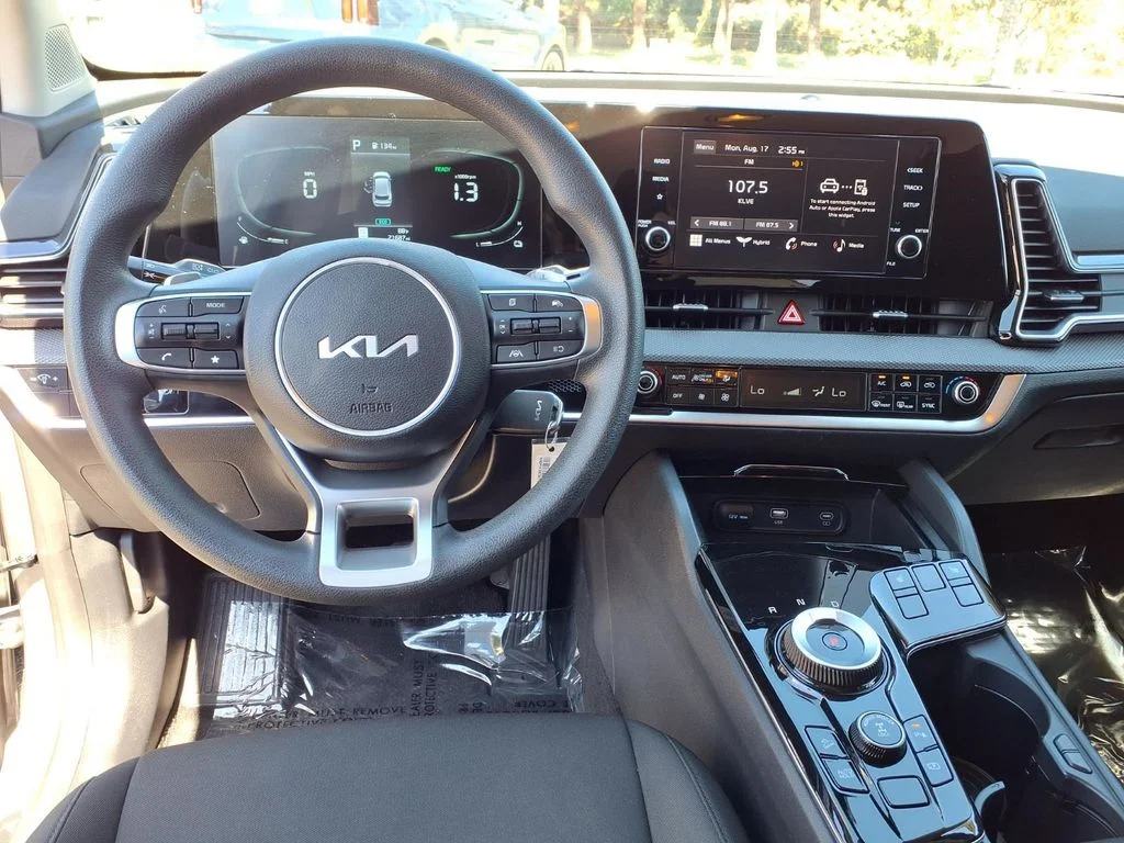 Certified Used 2024 Gray Kia LX image 10