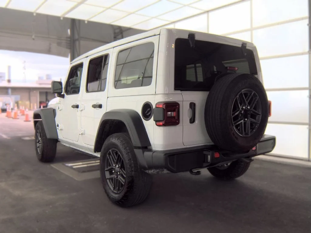 Used 2024 White Jeep Sport S image 4