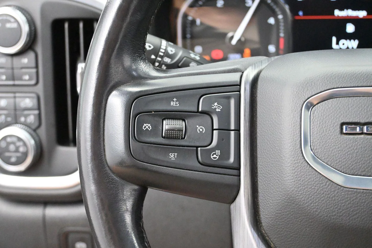 Used 2020 Onyx Black GMC Denali image 17