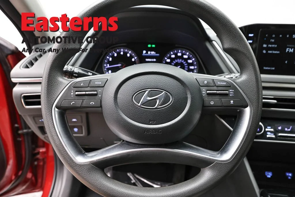 Used 2023 Red Hyundai SEL image 10