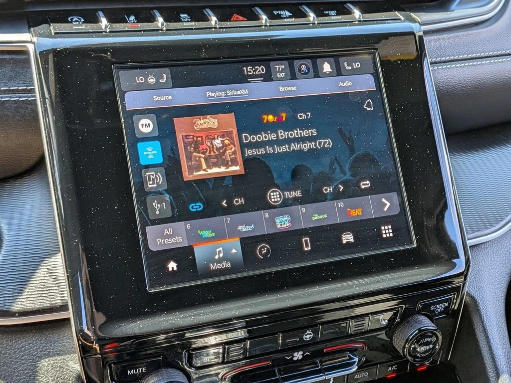 Used 2023 Gray Jeep Altitude X image 18