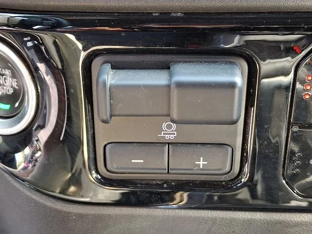Used 2023 Gray Chevrolet LT image 24