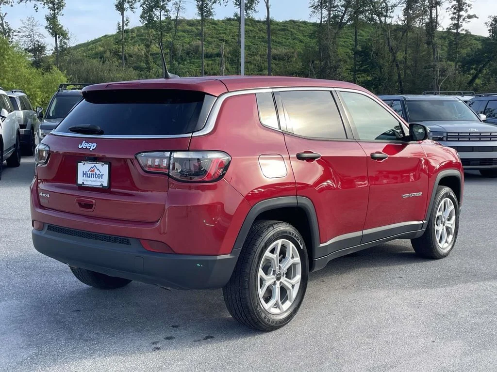 Used 2025 Red Hot Pearlcoat Jeep Sport image 27