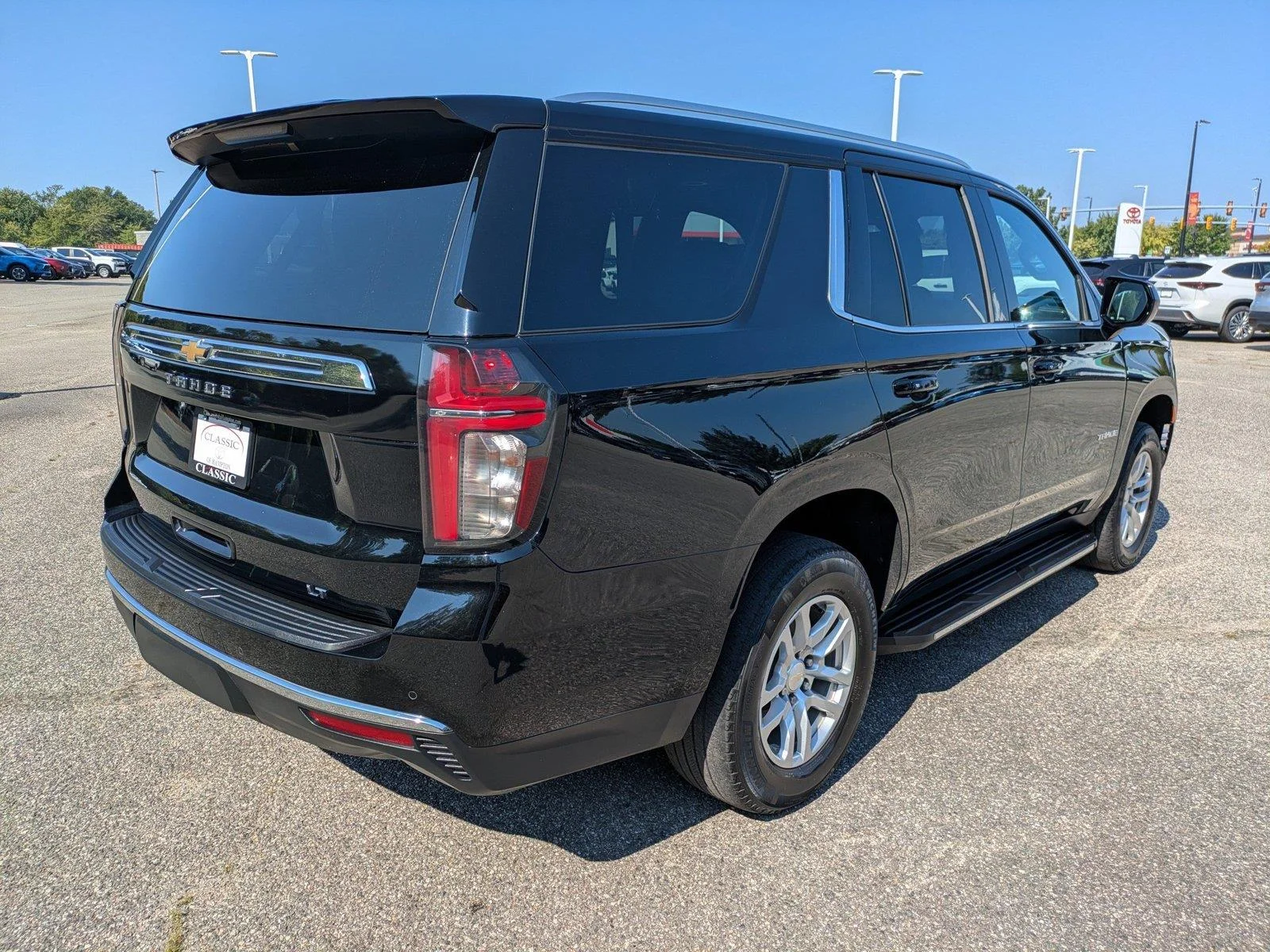 Used 2023 BLACK CHEVROLET LT image 4