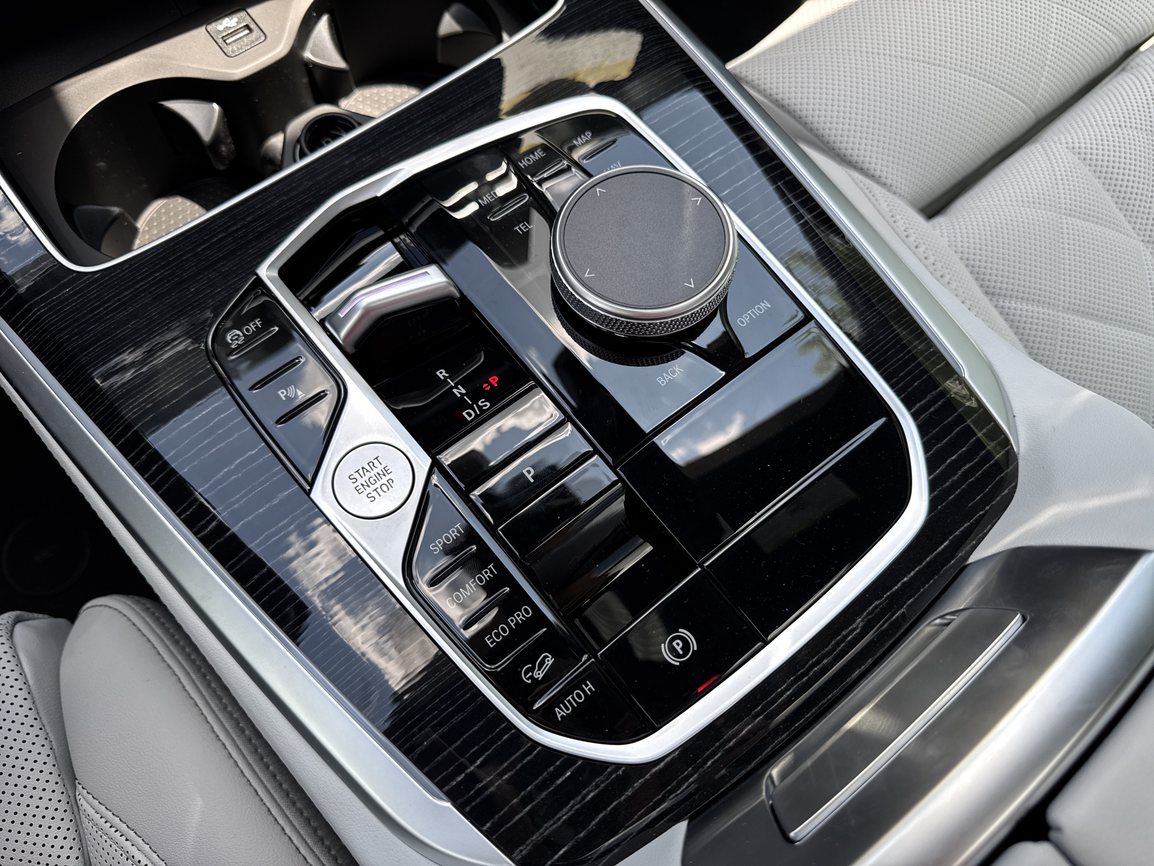 New 2026 SKYSCRAPER GREY BMW xDrive40i image 17