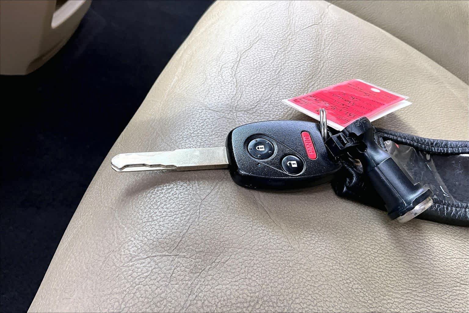 Used 2011 Polished Metal Metallic Honda EX-L image 14