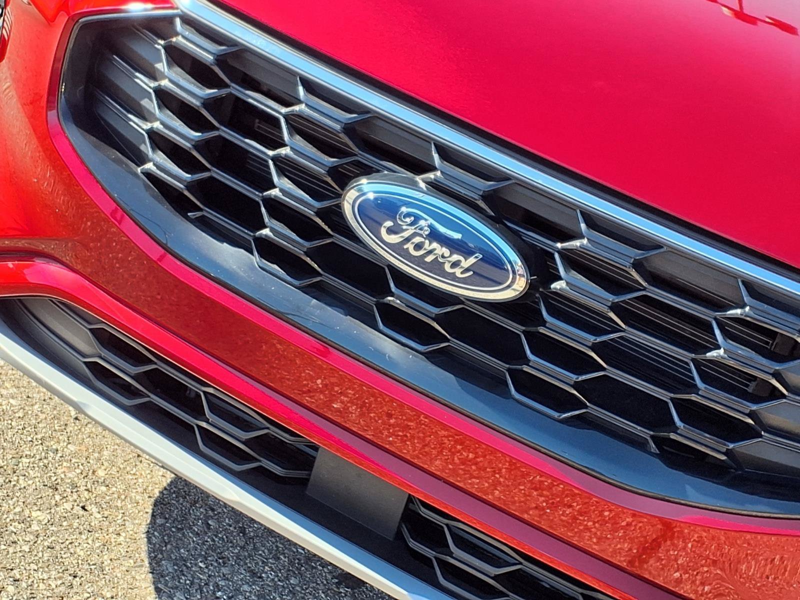 Used 2024 Rapid Red Metallic Tinted Clearcoat Ford ST-Line image 26