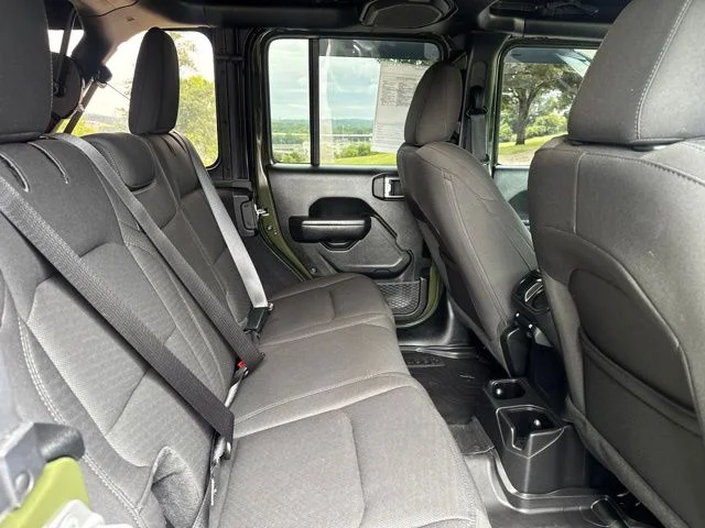 Used 2022 Green Jeep Unlimited Sport Altitude image 12