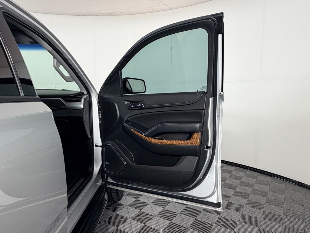 Used 2019 Silver Chevrolet Premier image 26