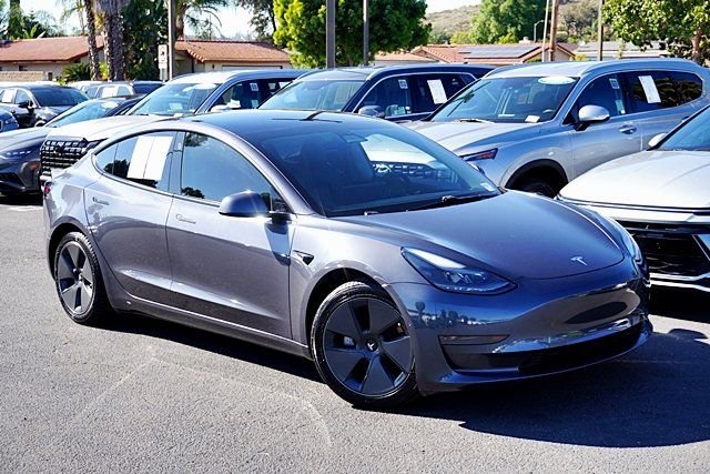 Used 2021  Tesla Standard Range Plus image 2