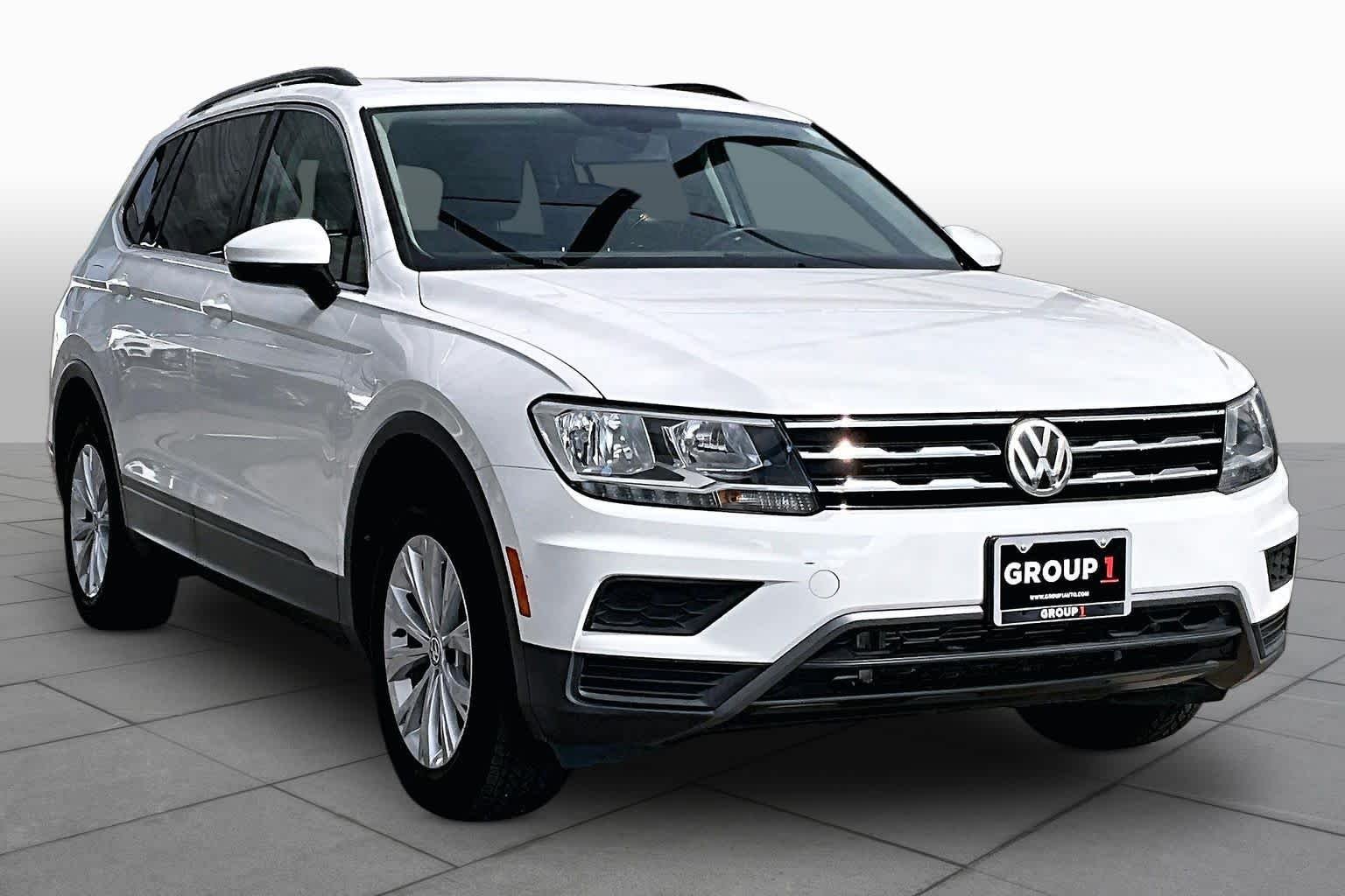 Used 2019 Pure White Volkswagen SE image 3