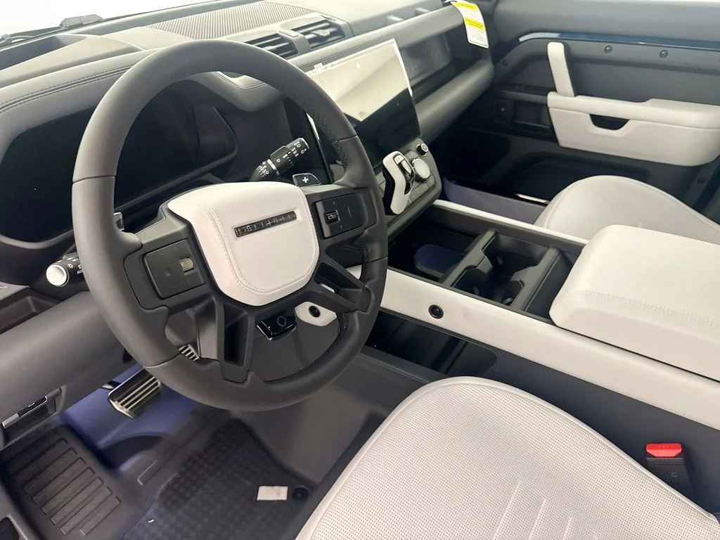 New 2026 Sargasso Blue Land Rover OCTA image 9