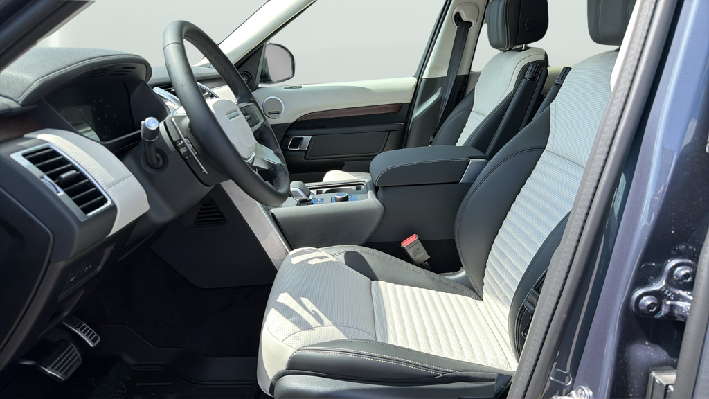 New 2026 Varesine Blue Land Rover Dynamic SE image 17